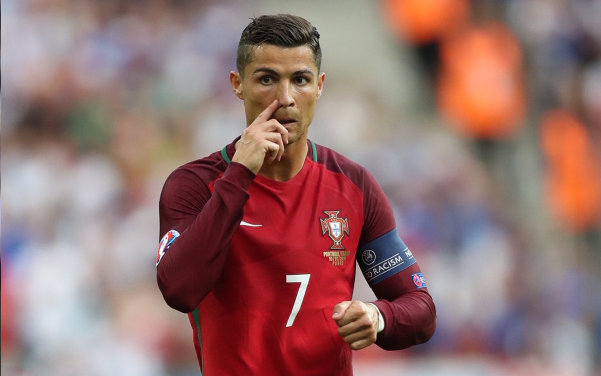 爱游戏app-赛场外的休闲娱乐：电竞与IP联动打造多元娱乐平台，电竞互动