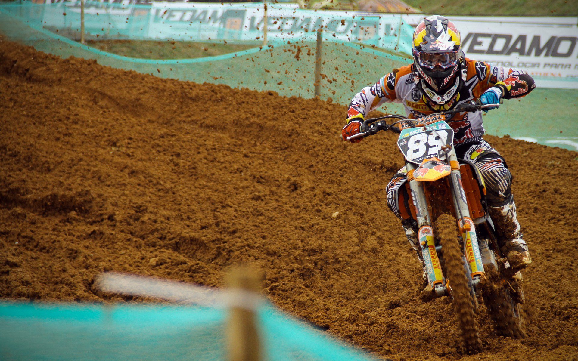 迈向零排放：F1的绿色梦想